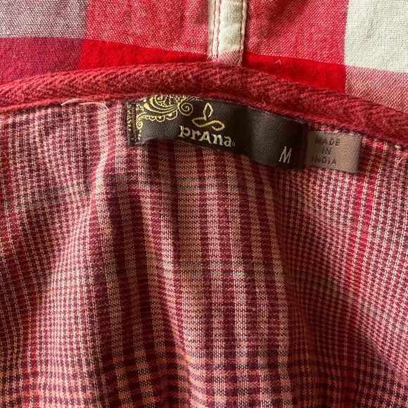 Prana lightweight hooded button up - Picture 5 of 6